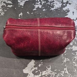 Elegant Burgundy Leather Travel Bag